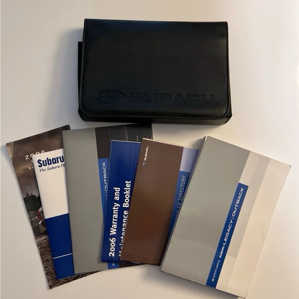 Subaru 2006 Legacy Outback Owner’s Manual and Leather Case